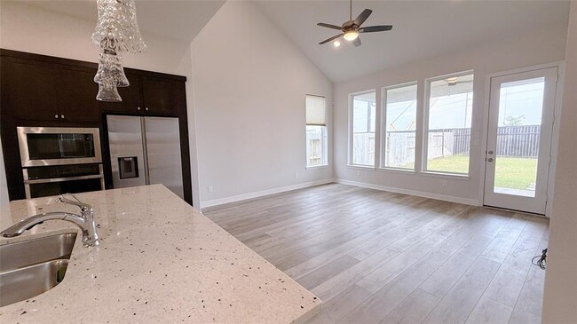 Building Photo - 28922 Hauter Wy