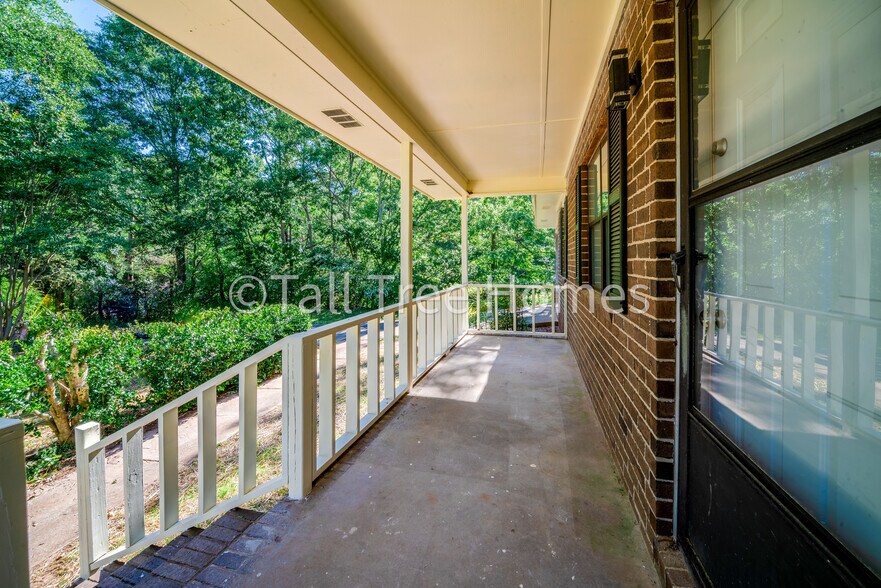 Front Porch - 325 Camp Ground Rd