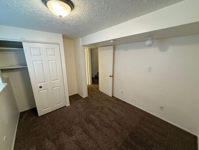 Building Photo - Single-Family Home In West Valley--Includes Fenced Yard!