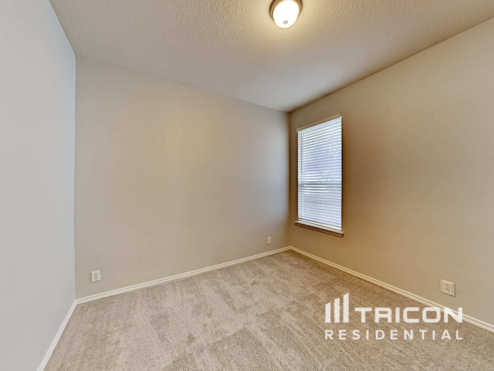 Building Photo - 150 Roadrunner Ave