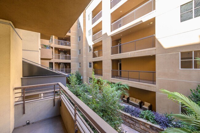 Building Photo - East Village 2 Bedroom at Union Square! 2 Parking Spaces!