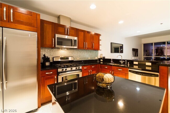 Building Photo - 4525 Dean Martin Dr