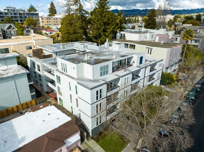 Building Photo - 375 Jayne Ave