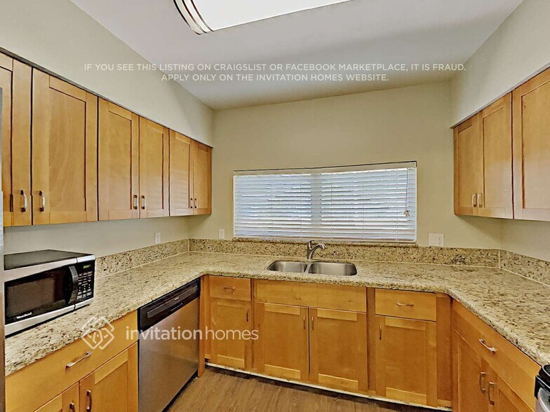 Building Photo - 1432 NE 27th Dr
