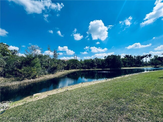 Building Photo - 14831 Park Lake Dr