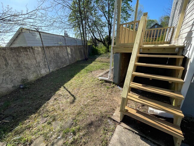 Building Photo - DAYTON, OH - FIVE OAKS - 3 BEDROOM/1 BATH ...