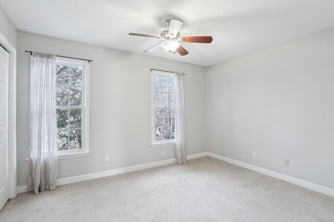 Building Photo - 4523 Hamptonshire Dr
