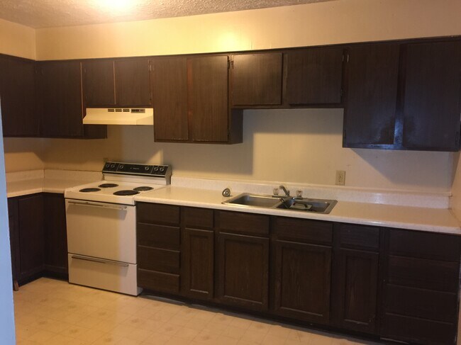 Building Photo - Robinwood Apartments