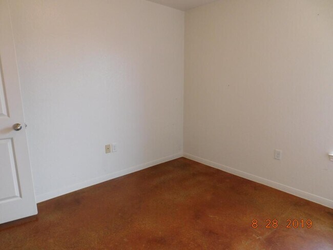 Building Photo - 1202 Cavalry Ln