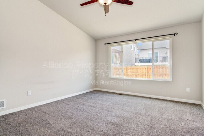 Building Photo - 2662 Shawnee Dr