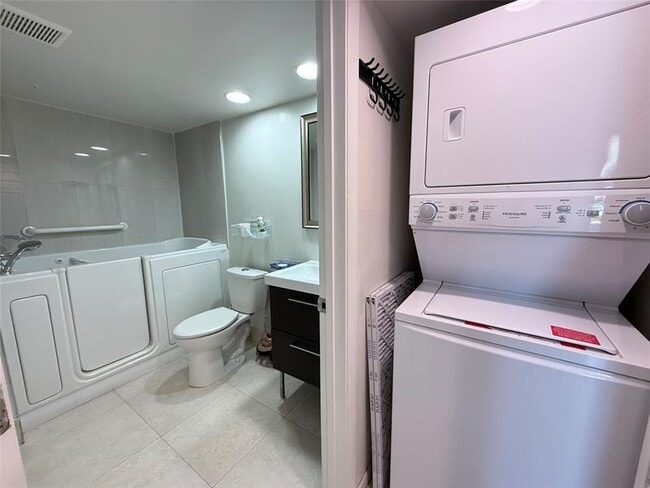 Building Photo - 1201 SW 128th Terrace