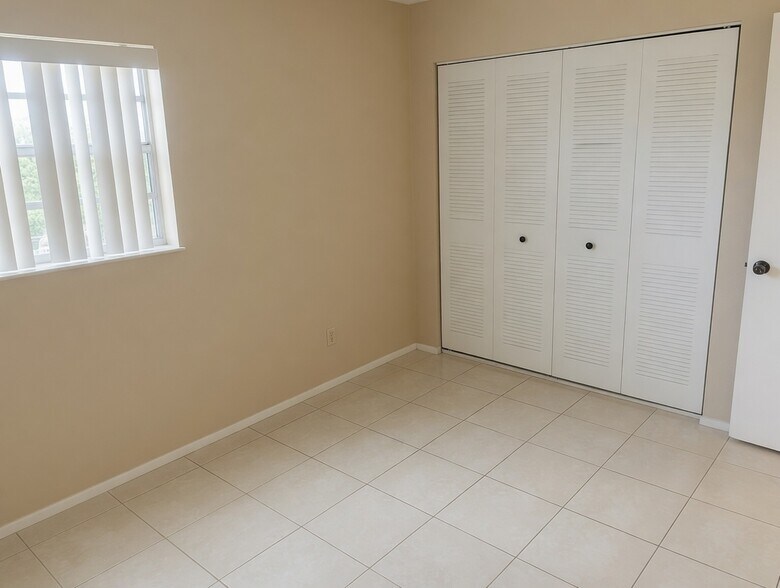 Building Photo - 53 SE Mead Pl
