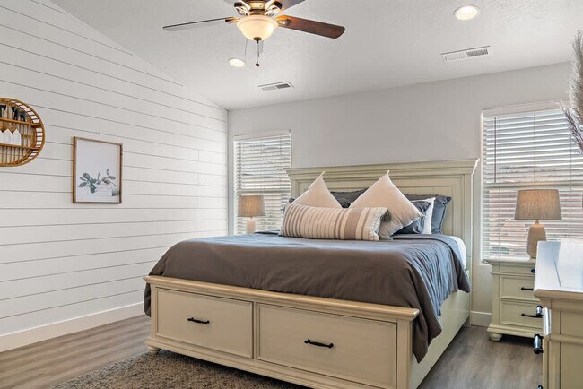 Building Photo - 3273 2530 S