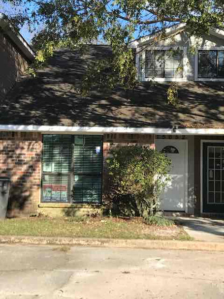 Primary Photo - 15652 Riverdale Ave E