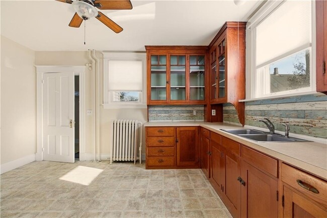 Building Photo - 7 Warner Pl