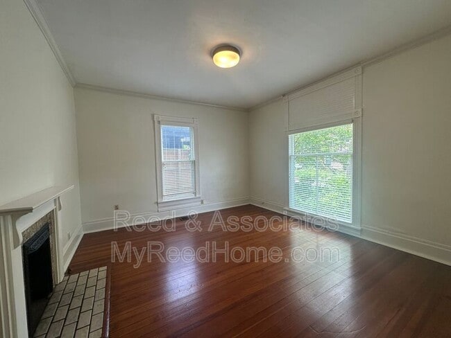 Building Photo - 1042 Blythe St