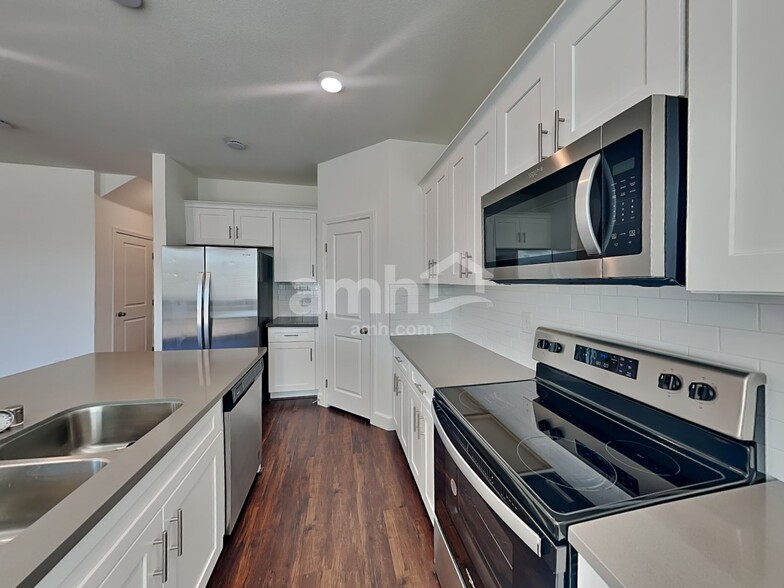 Building Photo - 4837 Colossal Star St