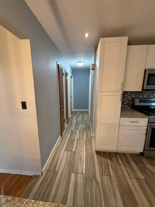 Building Photo - 472 Kirkman Ave