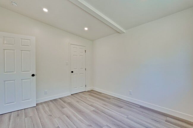 Building Photo - Charming updated 3 bedroom, 1 bathroom hom...