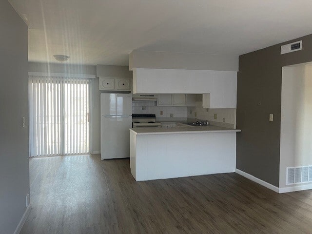 Building Photo - 1400 Sangamon Dr