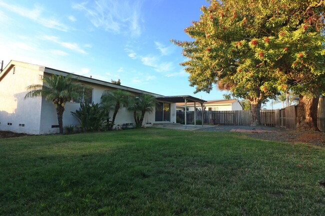 Building Photo - 3/2 house in Clairemont! Fenced in back ya...