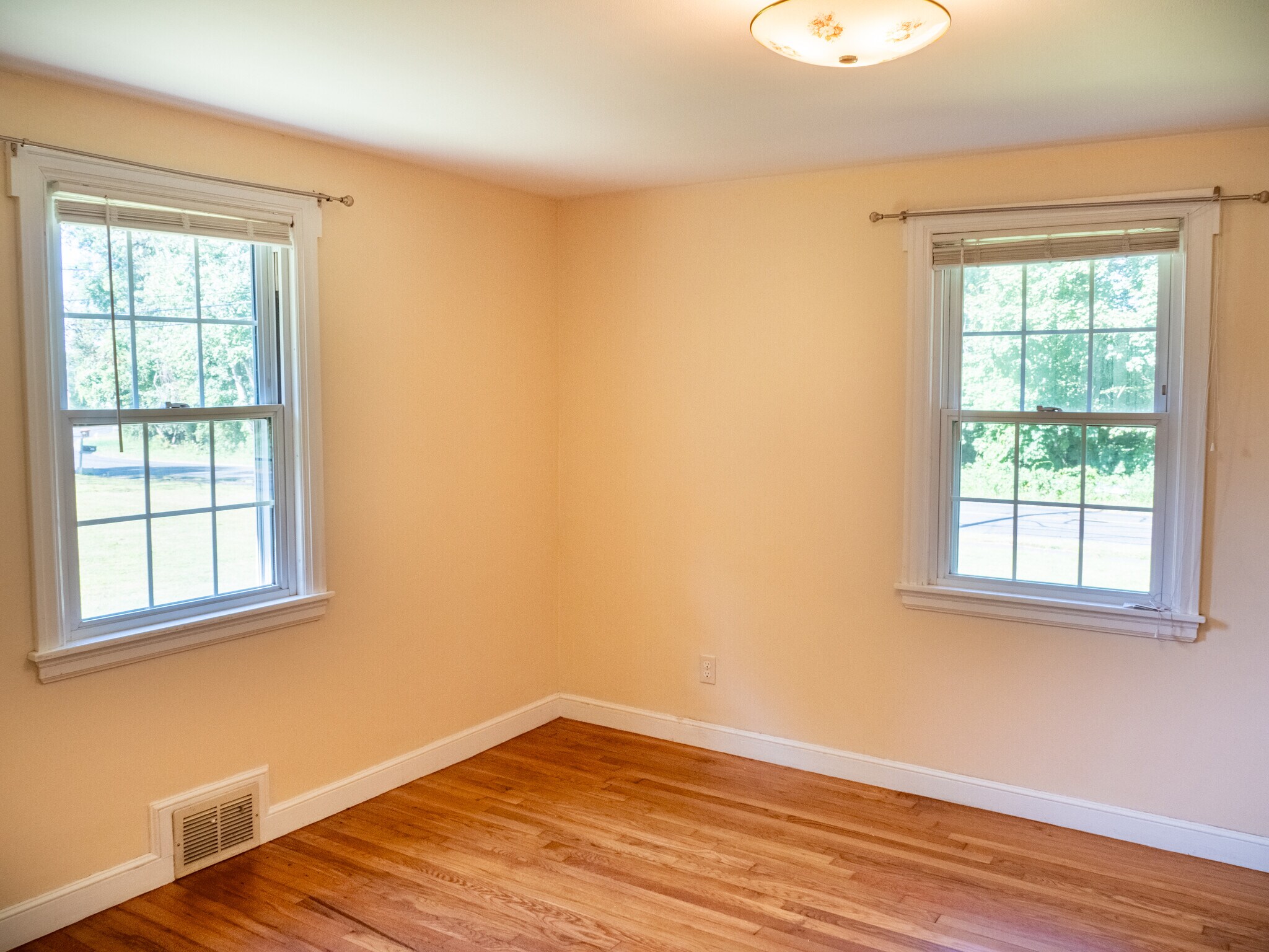 First floor bedroom 1 - 225 Cooper St