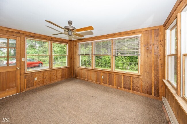 Building Photo - 628 Ash Dr