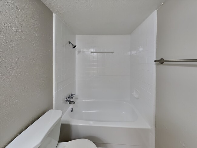 Building Photo - 6646 Loch Langham Dr