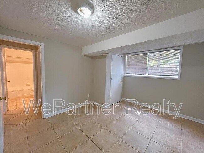 Building Photo - 3558 Telstar Dr