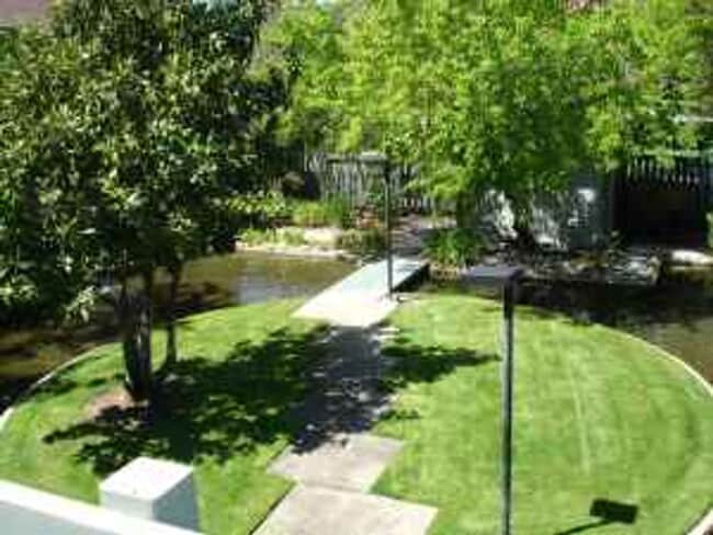 Building Photo - Upstairs Corner Unit 2/1.5 Condo Available Now!