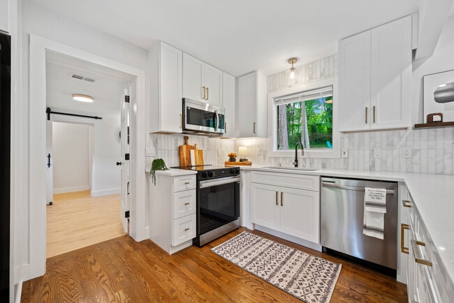 Building Photo - 3964 Gretna Green Dr