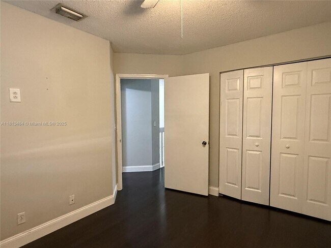 Building Photo - 17432 SW 140th Ct