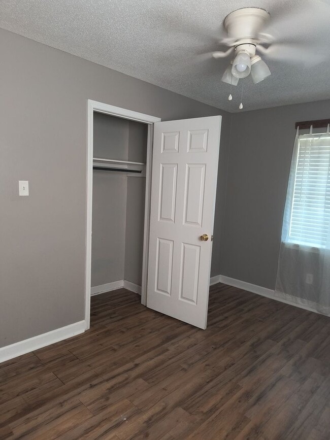 Building Photo - Single Family Home for Rent