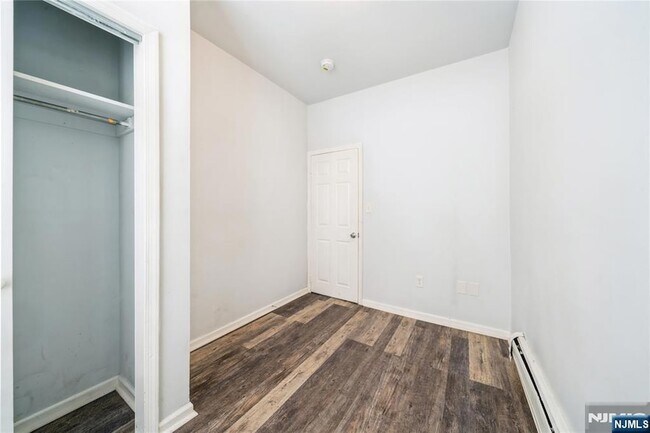 Building Photo - 309 14th St