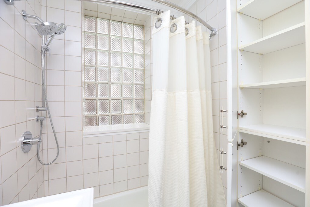 Building Photo - 1938 W Berenice Ave