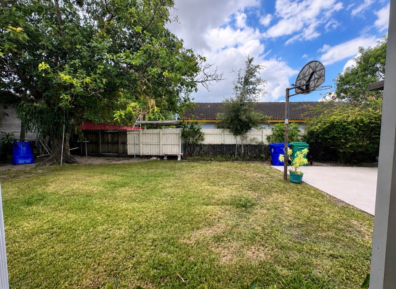 Building Photo - 1041 NW 32nd Pl