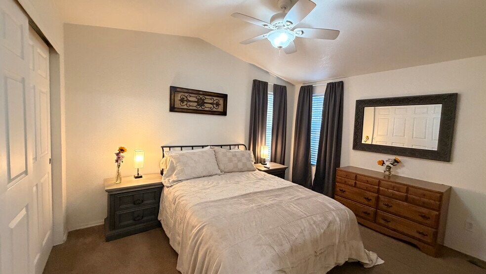 Master Bedroom - 1001 E Owens