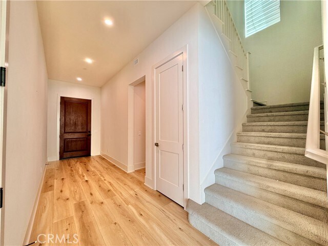 Building Photo - 321 Brimwood