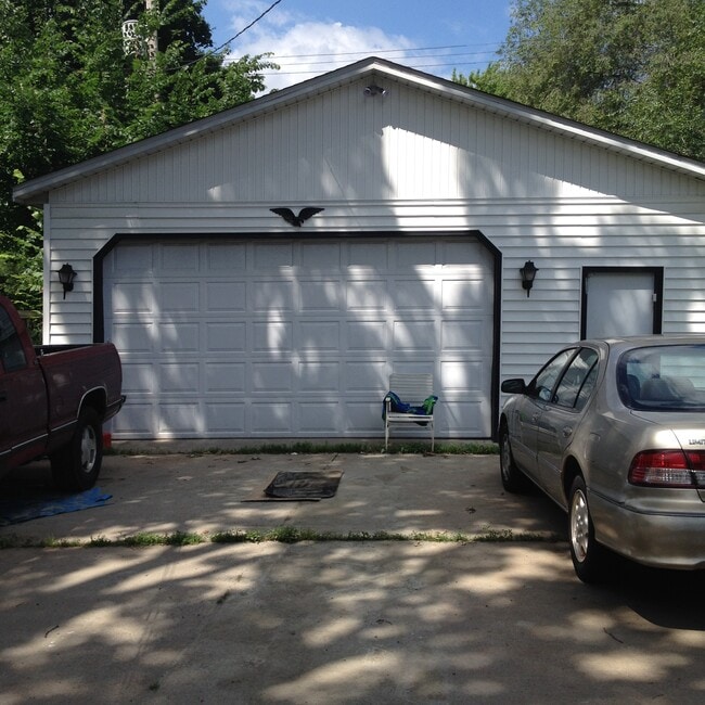 Building Photo - 5620 35th Ave S