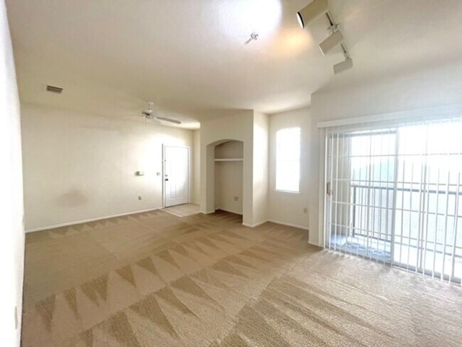 Building Photo - Lake Mary - 1 Bedroom - 1 Bathroom - $1,495.00