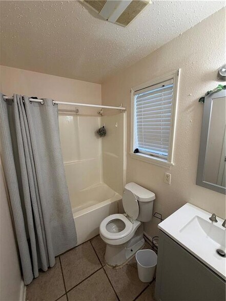 Building Photo - 3708 Shangri-La Dr