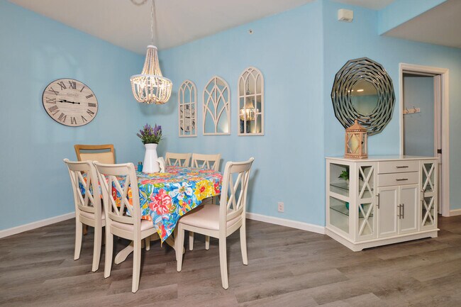 Building Photo - 9100 Southmont Cove