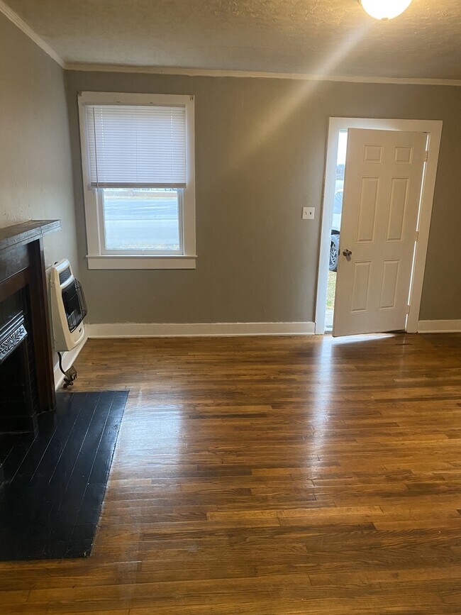 Building Photo - 110 Breckenridge St