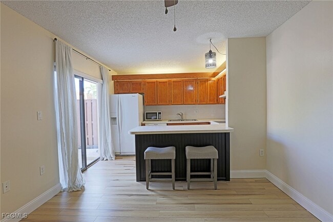 Building Photo - 5219 Cedarbend Dr