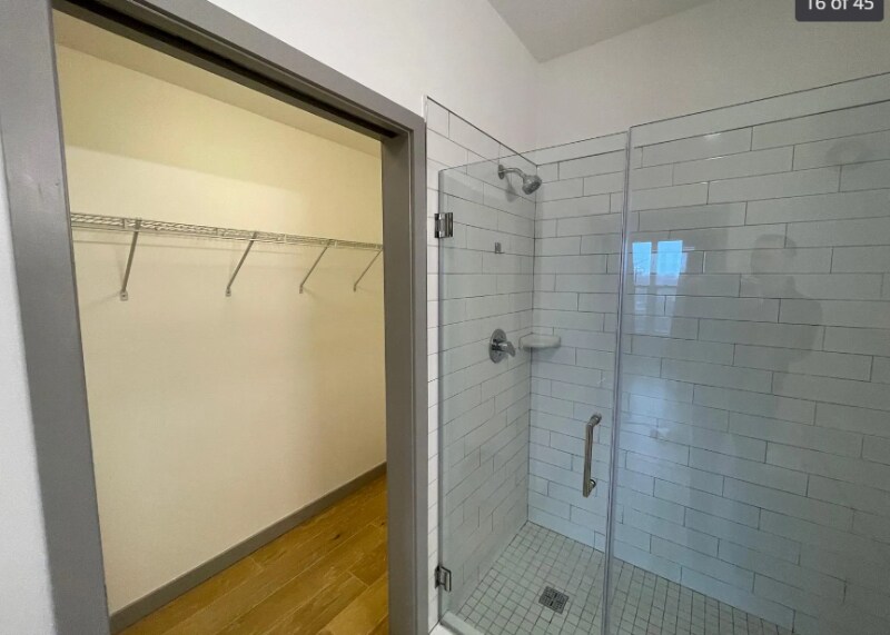 Building Photo - 400 Herron Dr