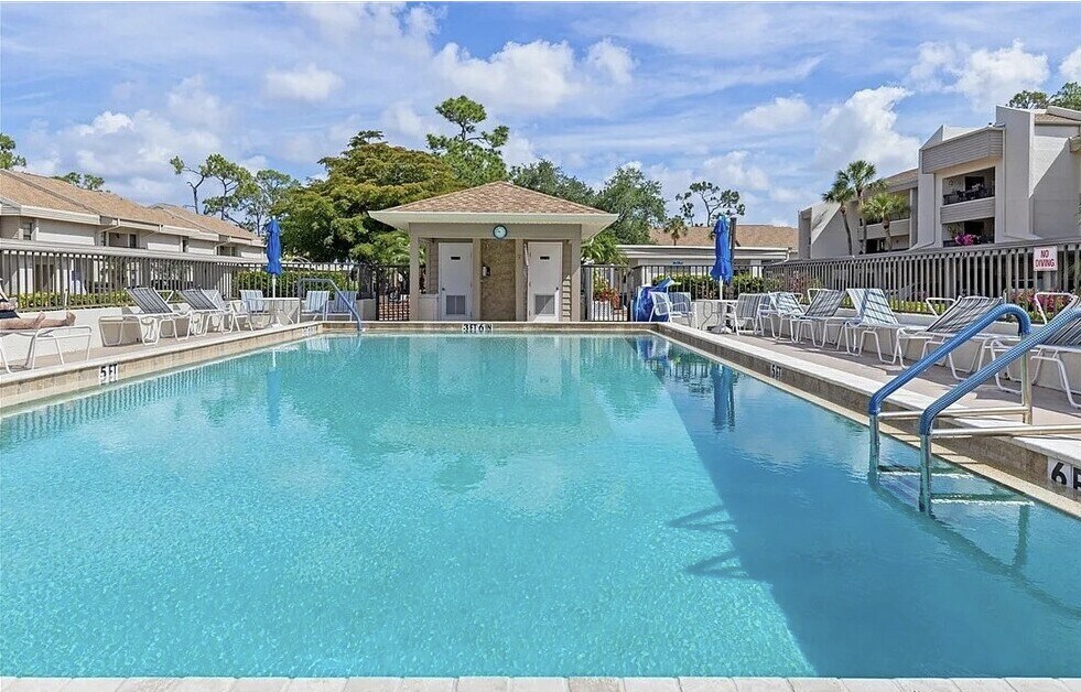 Building Photo - 5625 Trailwinds Dr