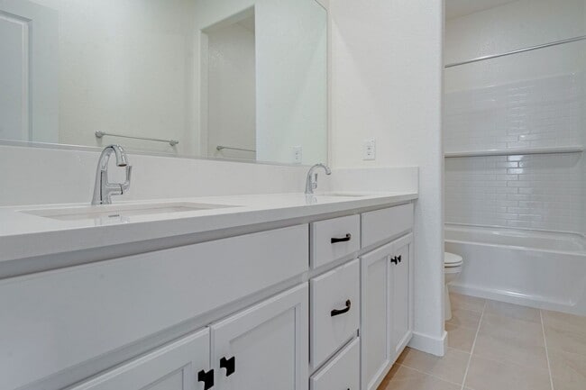 Building Photo - Never Lived In 4 Bedroom Home for Rent in Folsom Ranch!