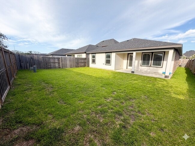 Building Photo - 4946 Pne Hvn Ln