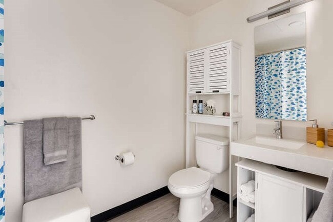Interior Photo - 4252 Crenshaw