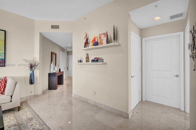 Building Photo - 1945 S Ocean Dr